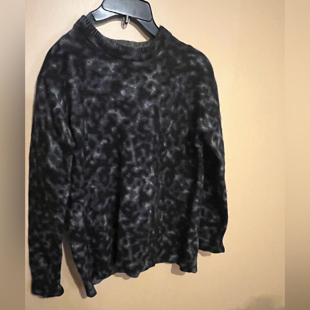 ‎Line sweater small - Picture 2 of 8